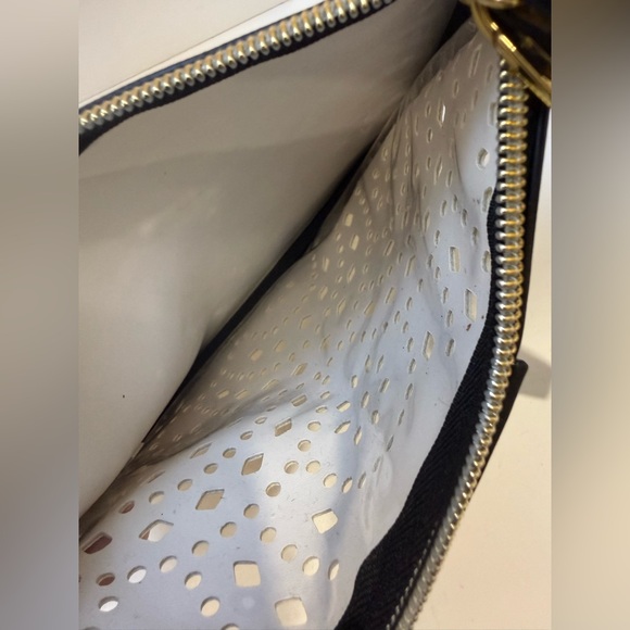 2 Victoria Secret Wristlets - Picture 3 of 6